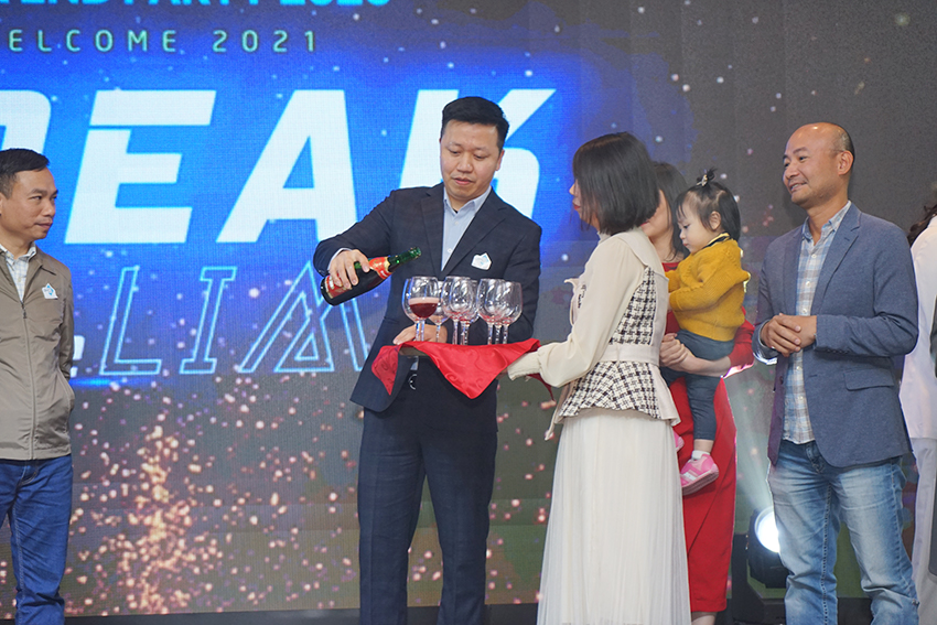 “GALA DINNER 2021 - BREAK THE LIMIT” - ĐẠI TIỆC CUỐI NĂM GHD